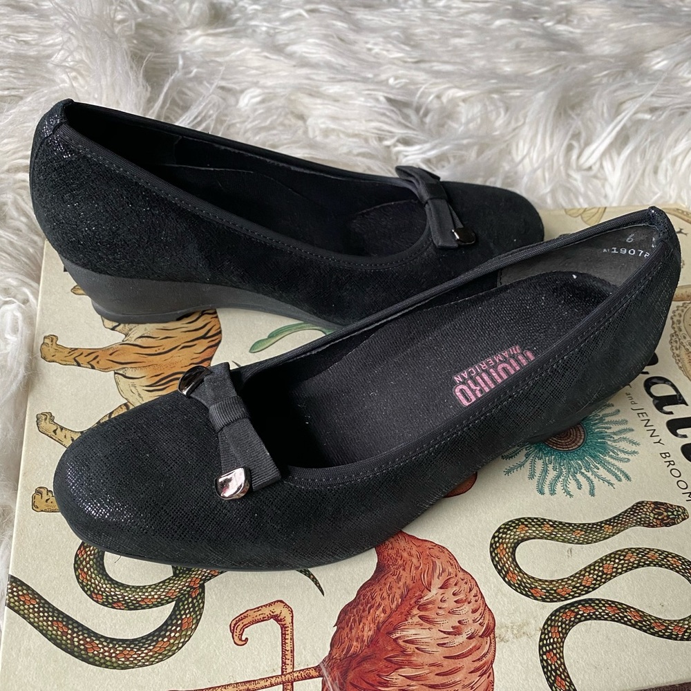 Munro black wedge slip on heels